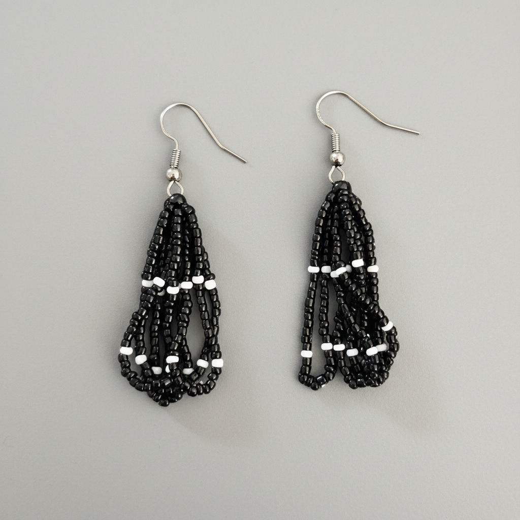 Eti Beaded Dangle Earrings – Black & White