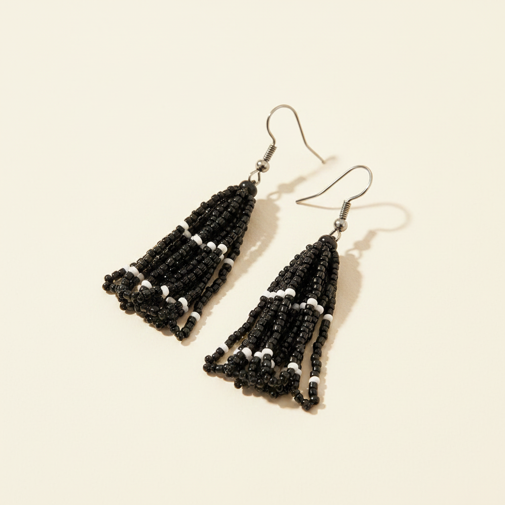 Eti Beaded Dangle Earrings – Black & White