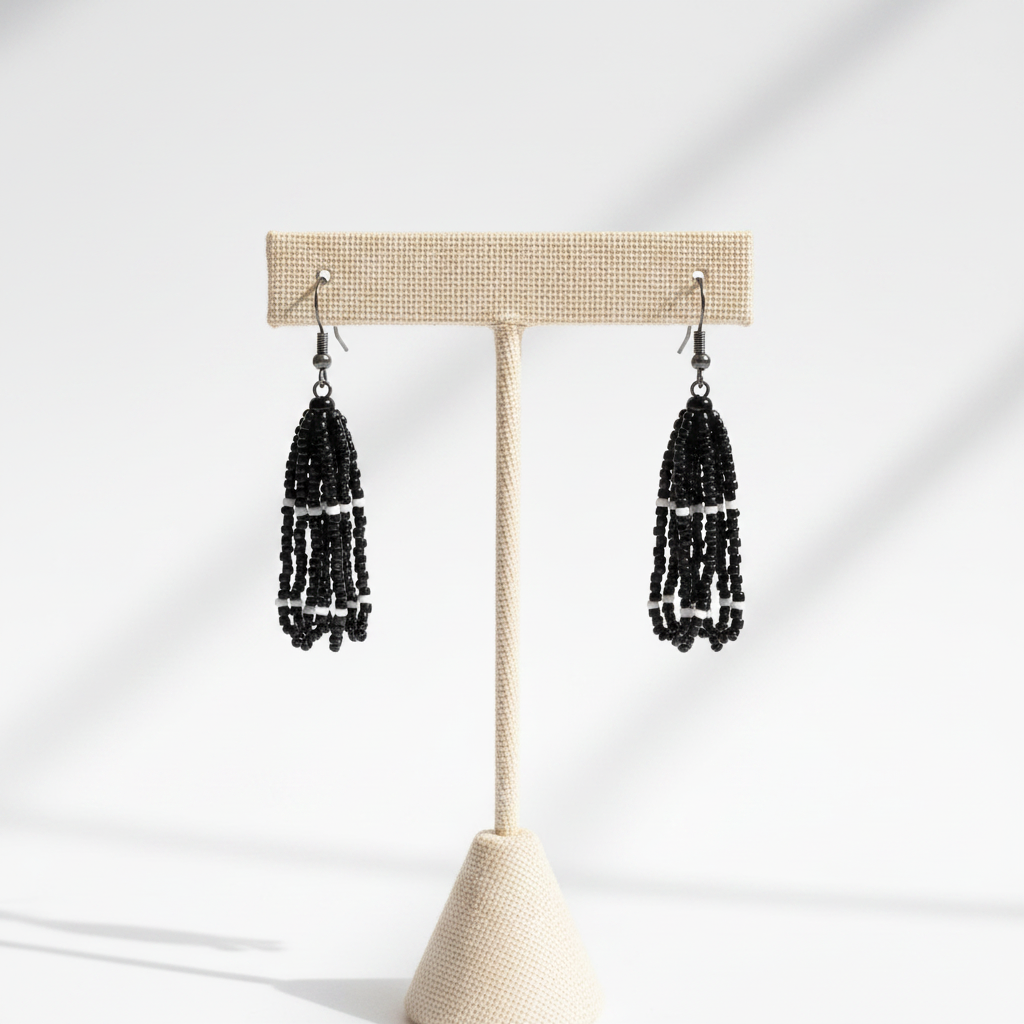 Eti Beaded Dangle Earrings – Black & White