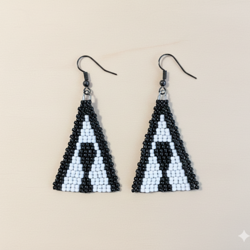 Key of David Blitz Drop Earrings – Black & White